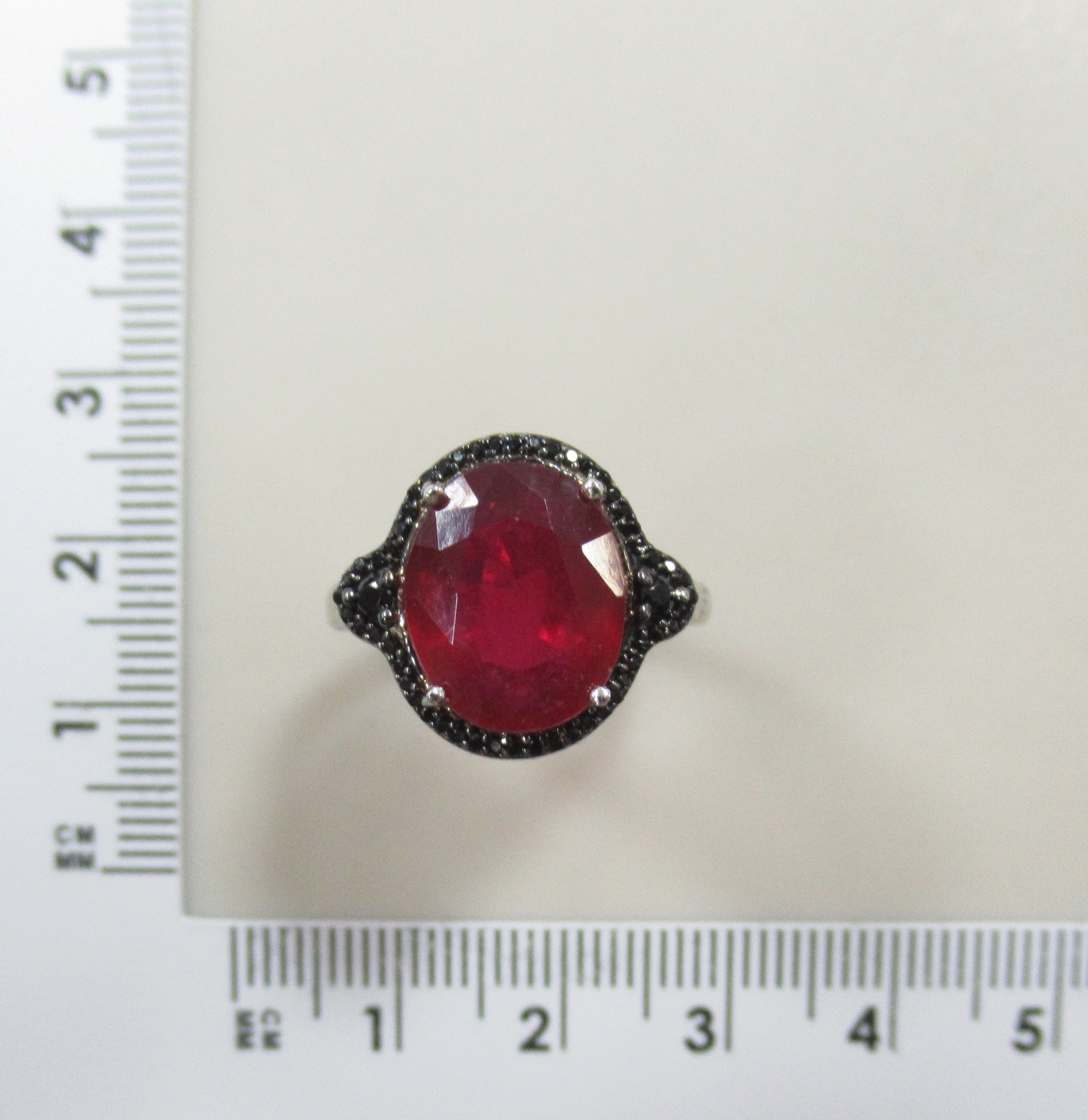 Серебряное кольцо с рубином